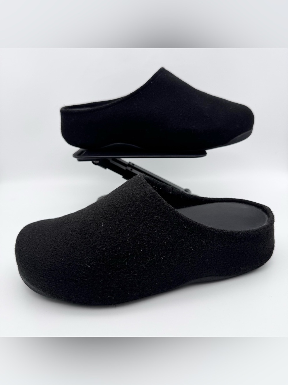 FitFlop Shuv Felt Clogs Black Women Size 7 Comfort Mules Slip On Shoes - Picture 3 of 9